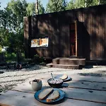 Hidden Base - Romantyczna Lesna Kryjowka Vakantiehuis Smolarnia (Zyrardow)