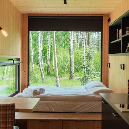 Hidden Base - Romantyczna Lesna Kryjowka Vakantiehuis Smolarnia (Zyrardow)